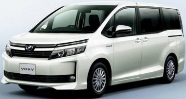 New Toyota Voxy 2.0 CVT